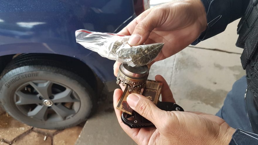 Jovem em posse de drogas é detido na Praça Wilson Joffre