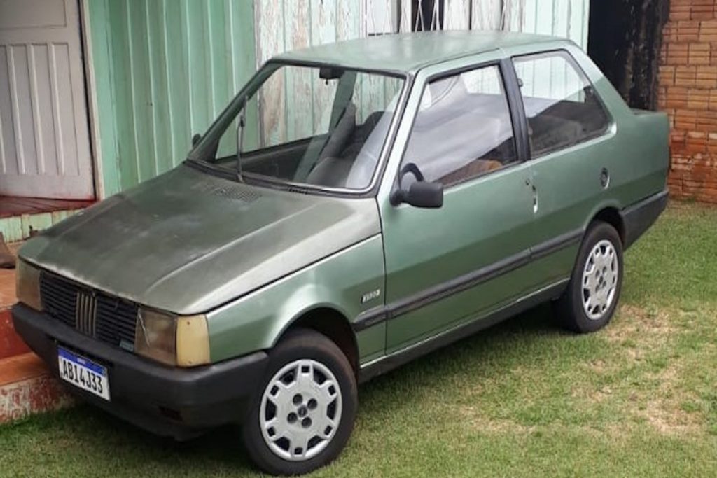 Fiat Prêmio placas ABI 4J33 foi furtado em Cascavel