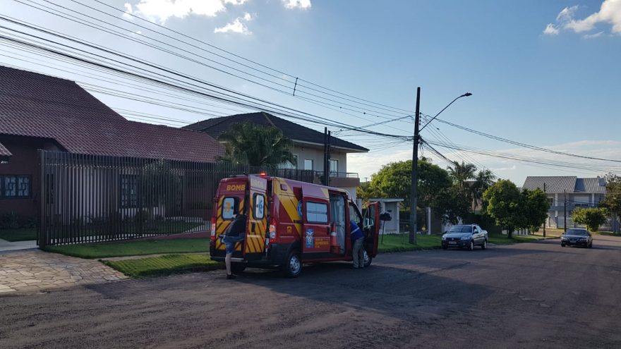 Após se desequilibrar e cair dentro de casa, idoso é socorrido pelo Siate