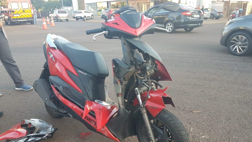 Motociclista fica ferida após acidente no Bairro Neva