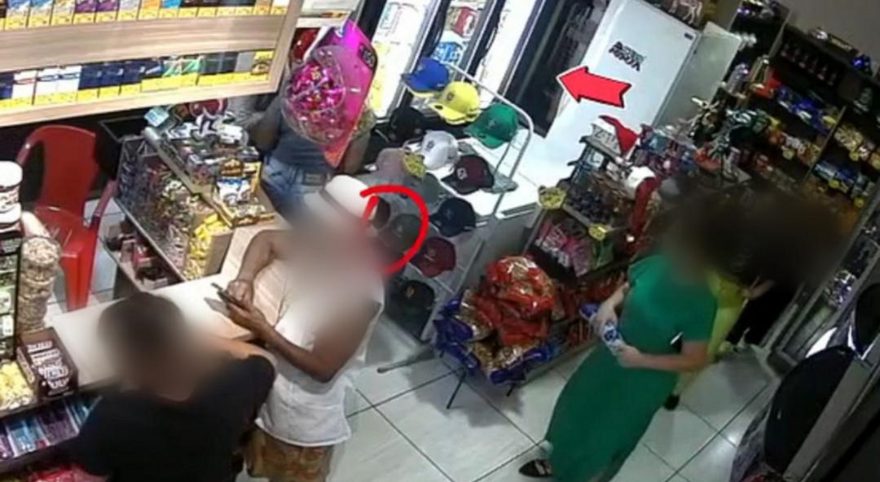 Câmera registra furto de boné no Bairro Nova Cidade