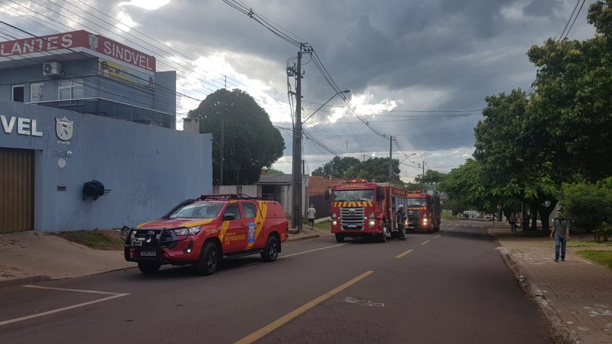 Princípio de incêndio mobiliza grande aparato dos Bombeiros