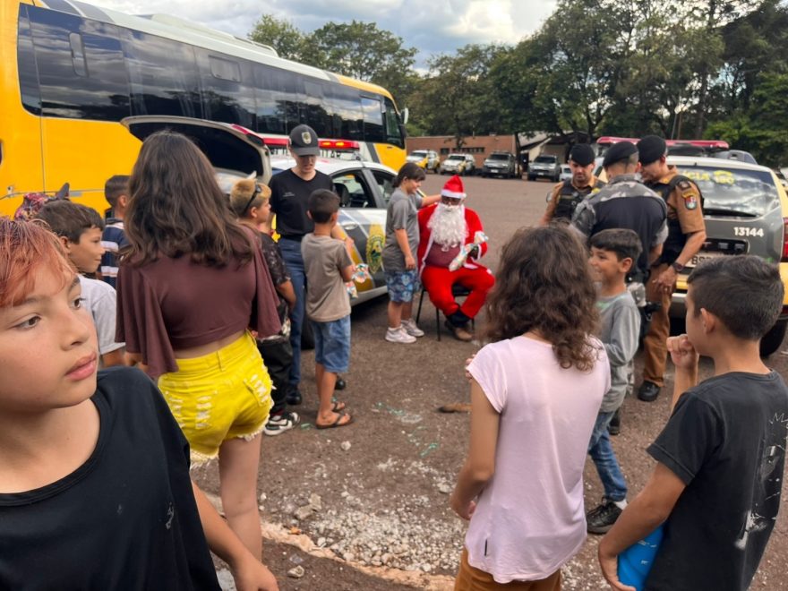 Felicidade! Tarde de natal alegra crianças no 6º BPM