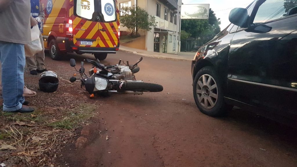 Motociclista fica ferido em colisão no Cancelli