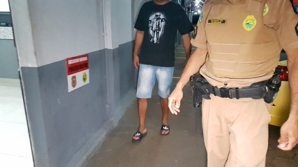 Homem é detido após agredir verbalmente a companheira em Matelândia