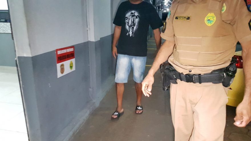 Homem é detido após agredir verbalmente a companheira em Matelândia