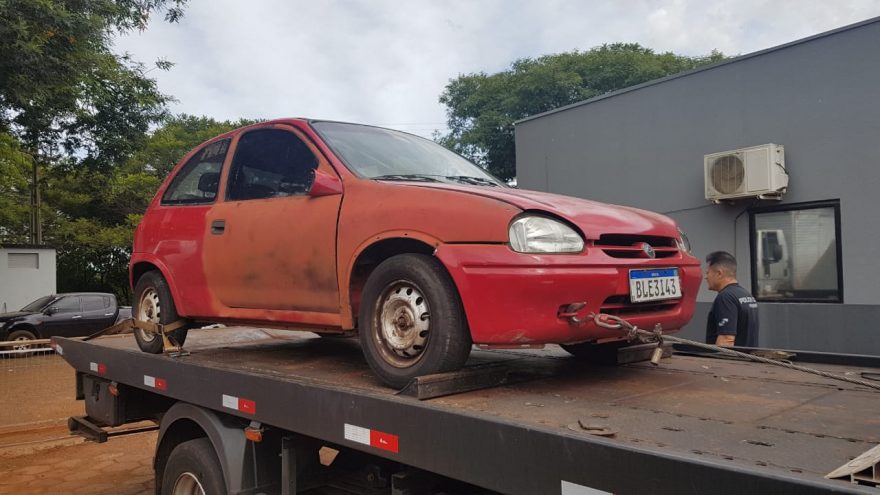 Corsa é recuperado no Bairro Floresta