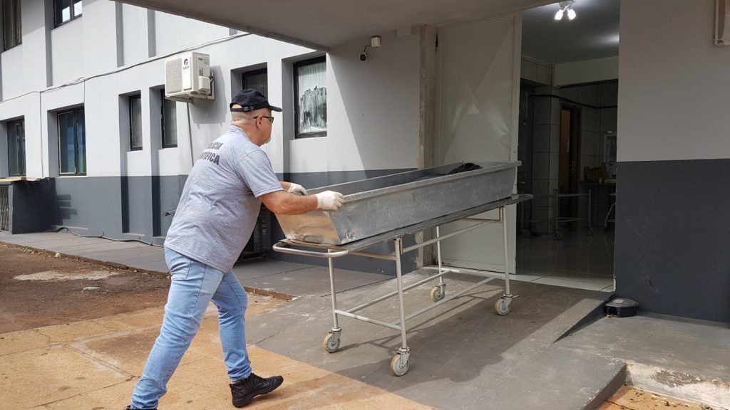 Vítima de homicídio em Santa Maria chega no IML de Cascavel