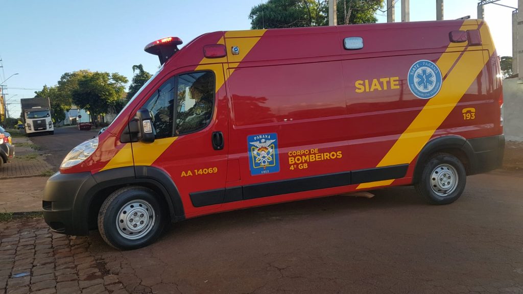 Ao se ferir com empilhadeira, homem sofre suspeita de fratura no pé