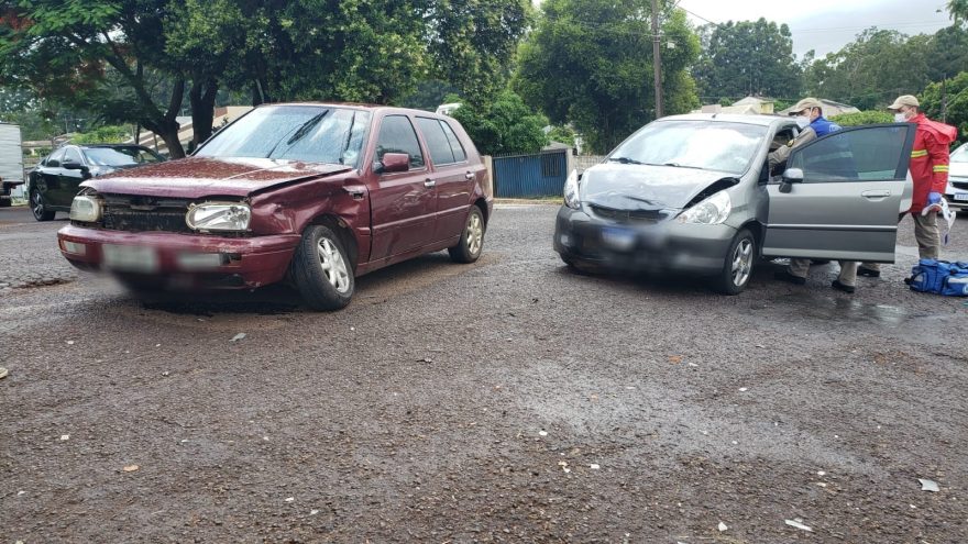 Mulher fica ferida em acidente de trânsito no Pacaembu