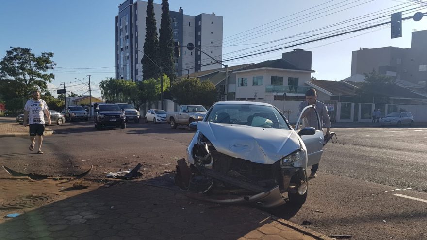 Colisão de trânsito é registrada no Bairro Neva