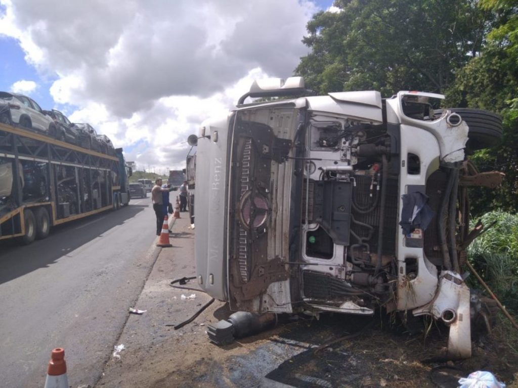 Morre menina de 10 anos envolvida em acidente com caminhão com placas de Cascavel