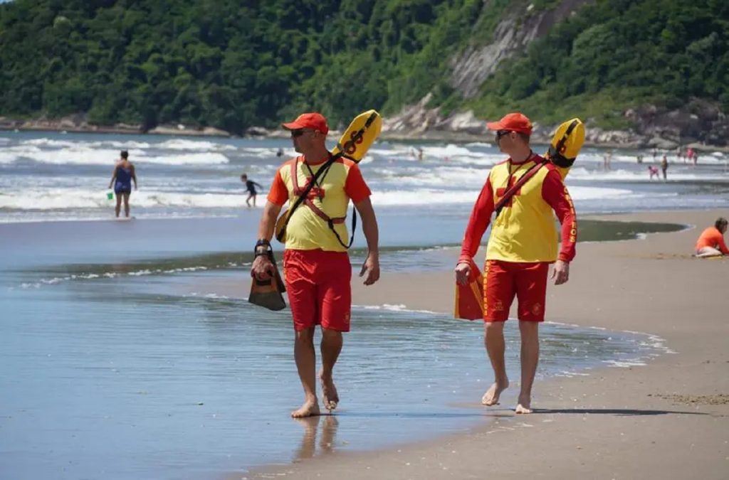 Número de afogamentos cresce 139% em dois dias no Litoral do Paraná