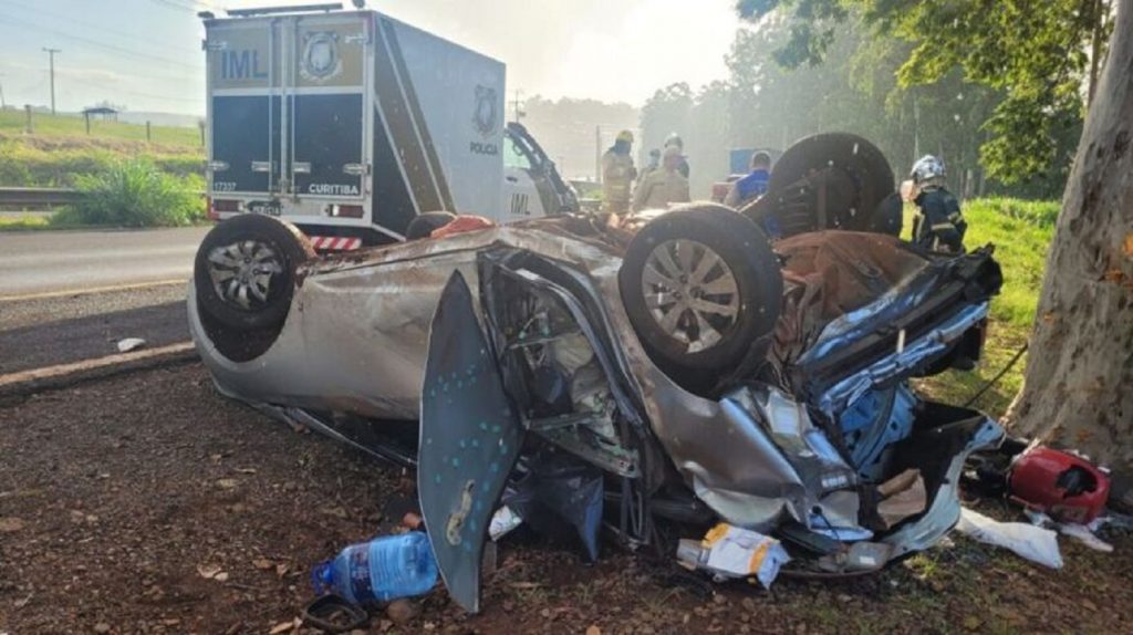 Mulher morre após capotamento no Contorno Sul de Apucarana
