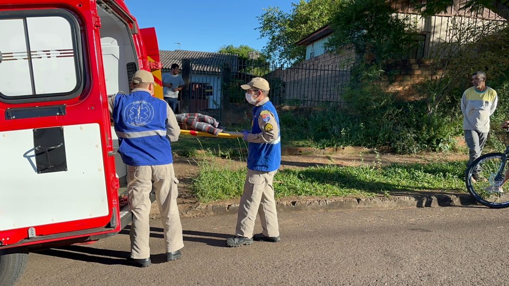 Criança tem suspeita de fratura após cair da cama enquanto dormia no bairro Morumbi