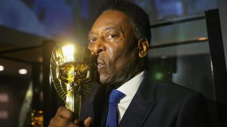 Um ano após morte, Pelé segue vivo na memória dos brasileiros