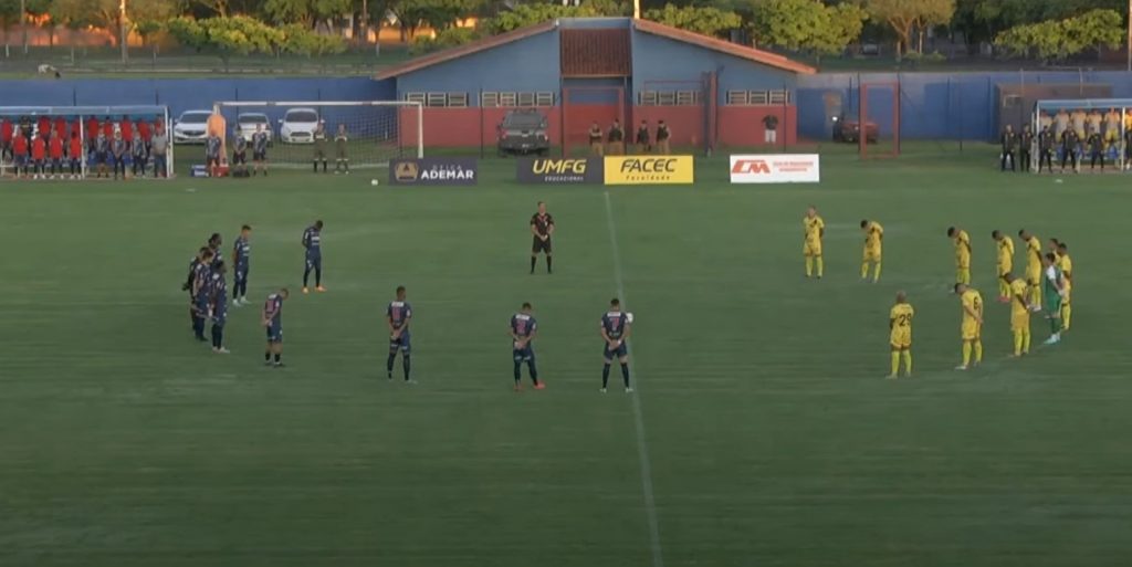 Um minuto de silêncio por conta da morte do Pelé é realizado na partida entre FC Cascavel e Cianorte