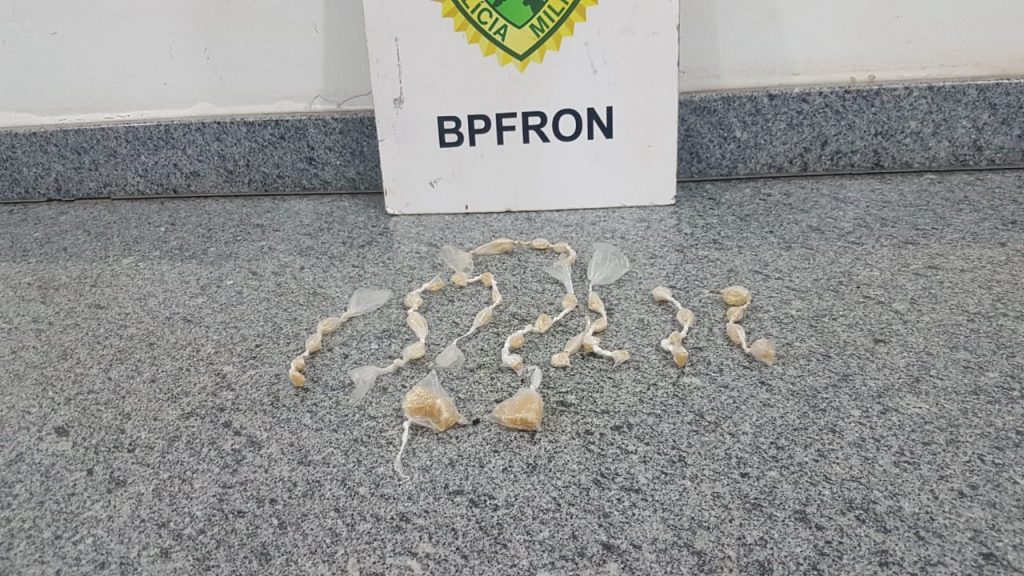 Trio é encaminhado com crack para a 15ª Subdivisão Policial de Cascavel