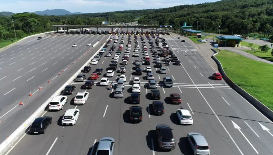 BR-376 muito congestionada na descida para Santa Catarina