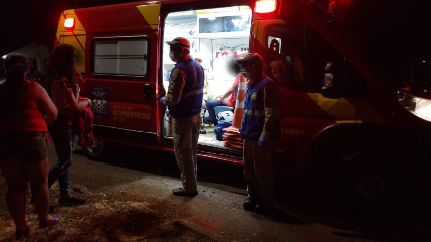 Duas mulheres brigam em bar e homem agride uma delas, no bairro Floresta