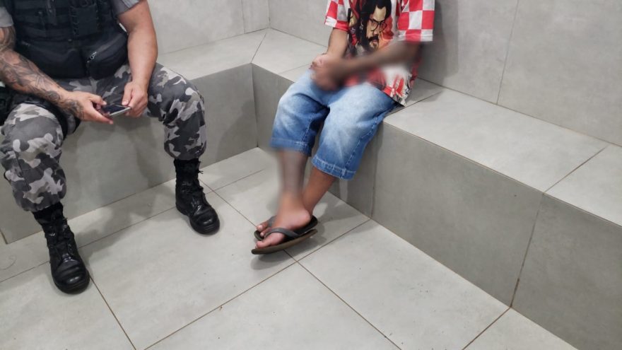 Adolescente em posse de crack é apreendido pelo Choque no Centro