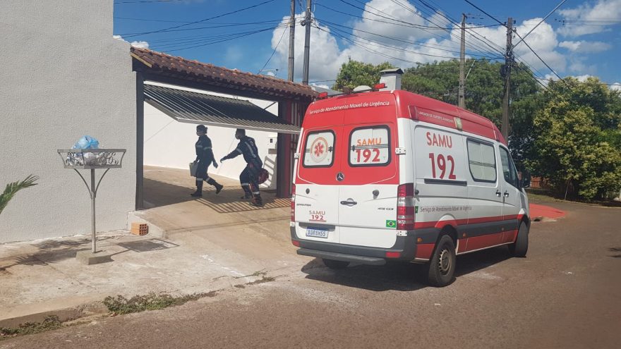Samu atende adolescente em crise convulsiva no Universitário
