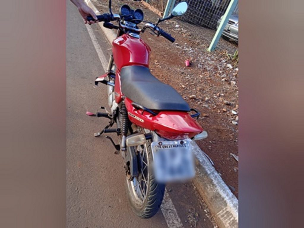 Quatro pessoas ficam feridas em acidente com duas motos