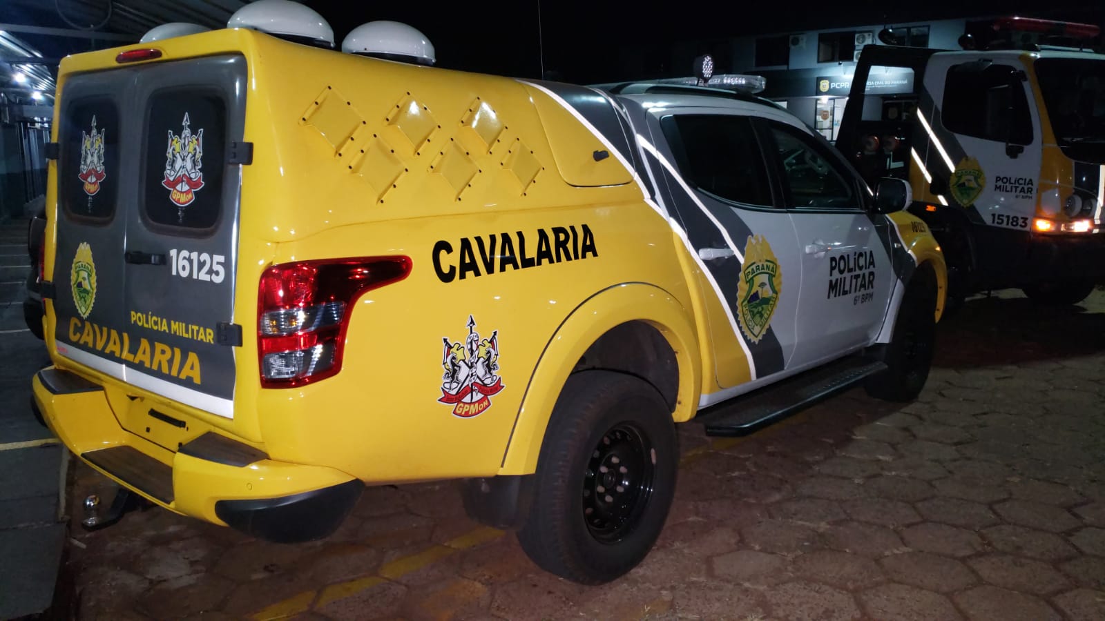 Homem supostamente deixa carro do irmão penhorado em motel após não ter dinheiro para pagar travesti - CGN