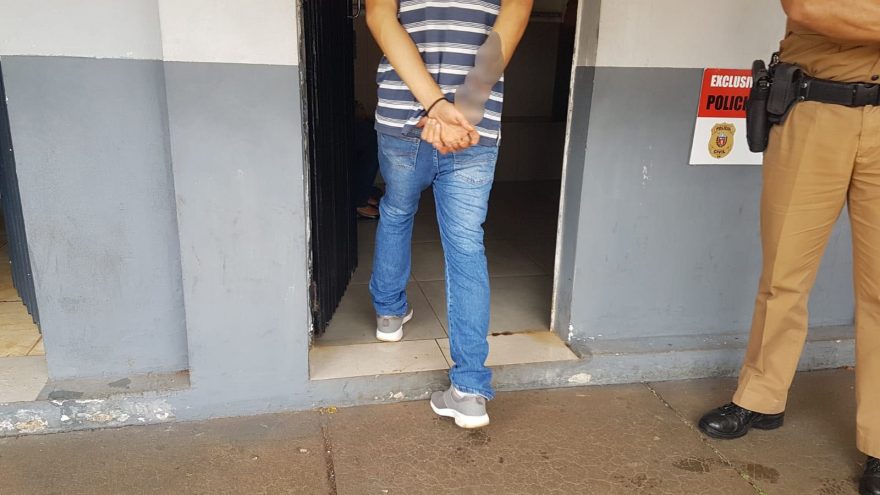 Jovem é detido acusado de ameaçar a avó e a tia