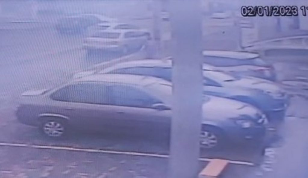Veja momento de colisão no Centro; veículos ficaram bastante danificados