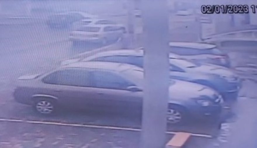 Veja momento de colisão no Centro; veículos ficaram bastante danificados