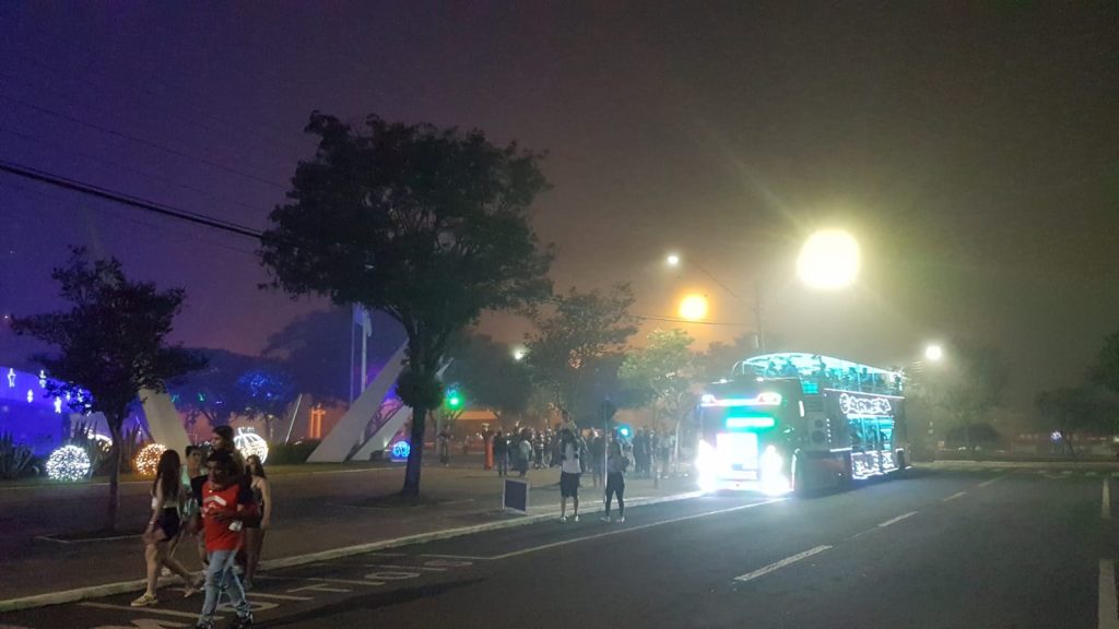 Neblina toma conta do Centro de Cascavel, veja imagens