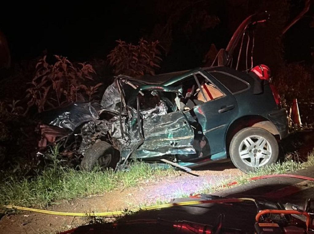 Homem de 34 anos morre em acidente envolvendo três veículos na PR-281