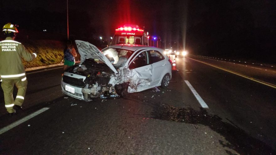 Carro com três crianças se envolve em colisão frontal com Jeep Renegade no Trevo Cataratas