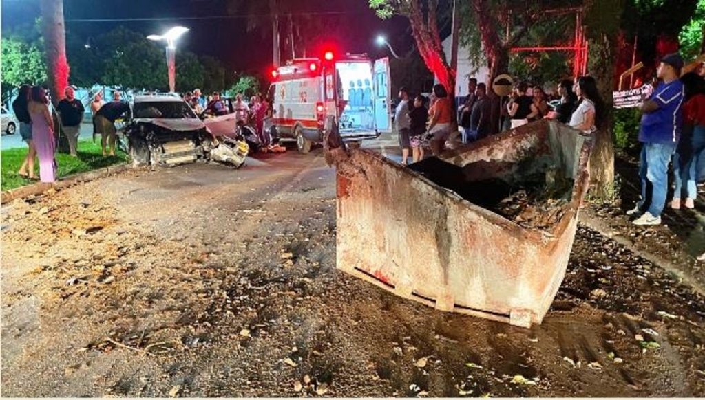 Motorista fica ferido em grave acidente no centro de Goioerê