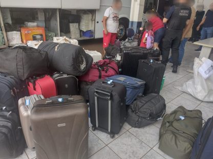Receita Federal de Cascavel apreende ônibus com grande quantidade de contrabando