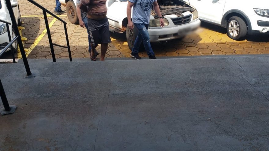 Homem é detido e caminhonete apreendida em ação do GDE