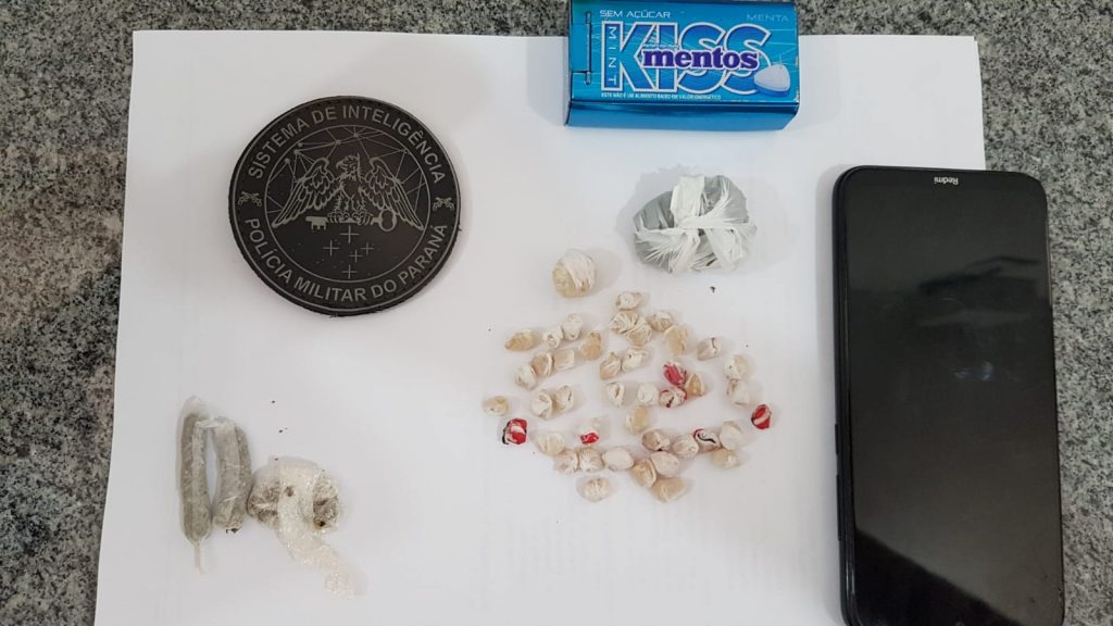 Dupla é conduzida para Delegacia após ser flagrados com drogas em Cascavel
