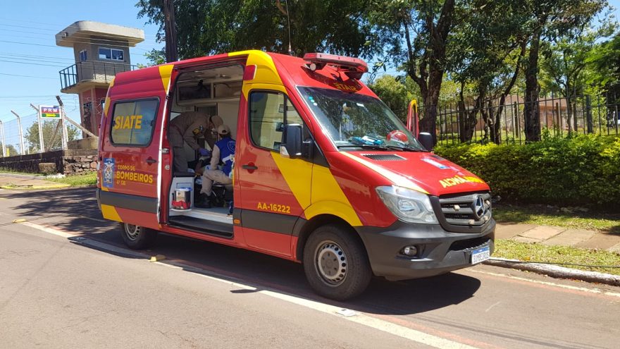 Ciclista fica ferido após sofrer queda na Rua da Lapa