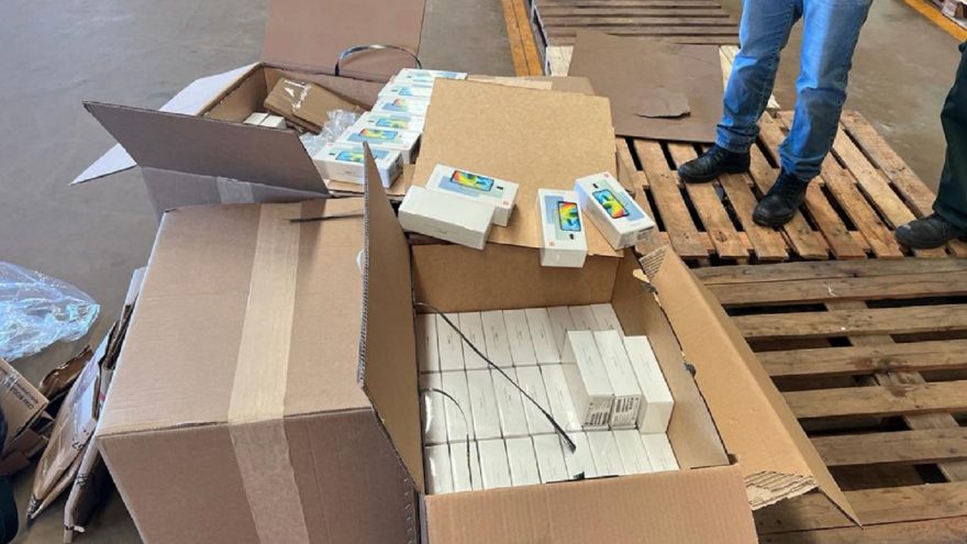 Receita Federal apreende 100 kg de celulares