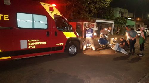 Motociclista tenta desviar de cachorro na rua e sofre queda no Santa Felicidade