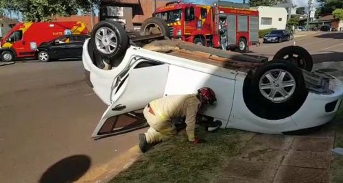 Outro capotamento! Colisão é registrada no Centro