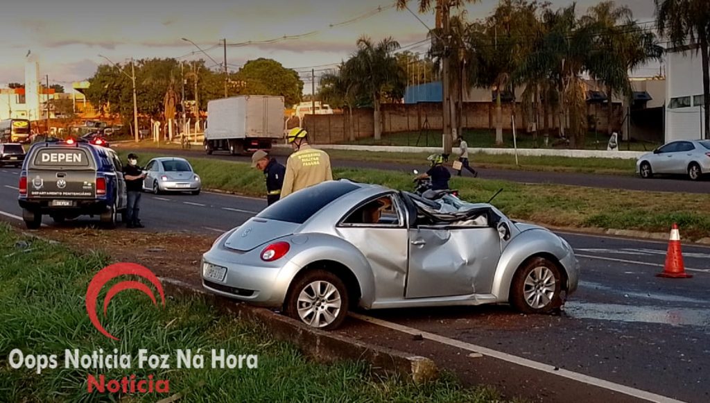 Motorista capota após desviar de motocicleta na BR-277 em Foz do Iguaçu￼