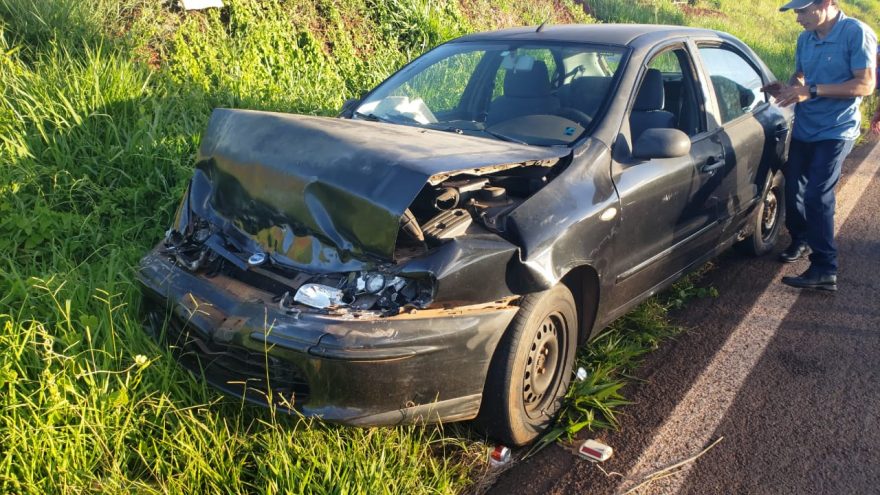 Três carros e um caminhão se envolvem em colisão na PR-180