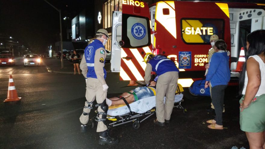 Motociclista fica ferido em forte colisão no Centro