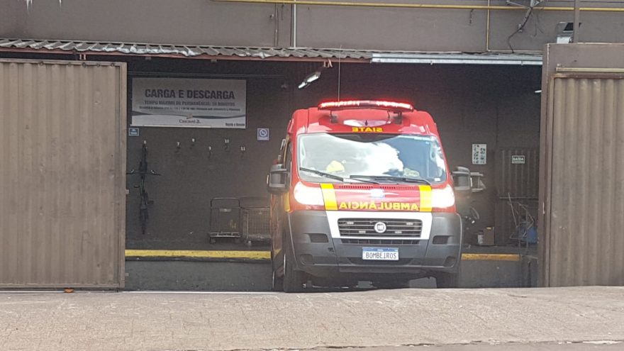 Siate atende vítima de lesão física no Shopping JL