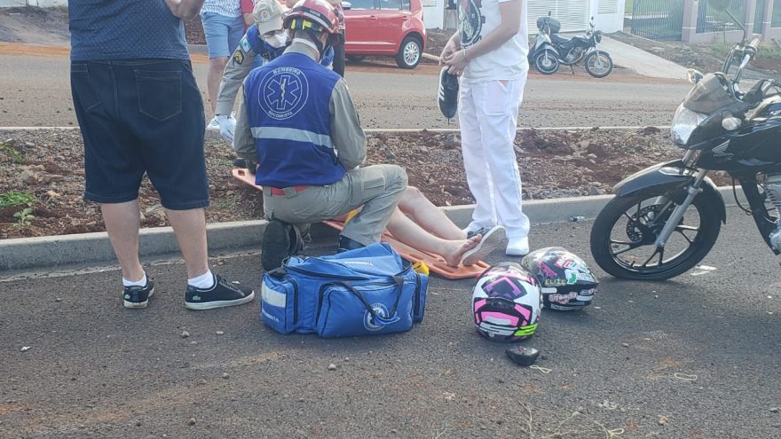 Duas mulheres ficam feridas em acidente na Rua Olindo Periolo