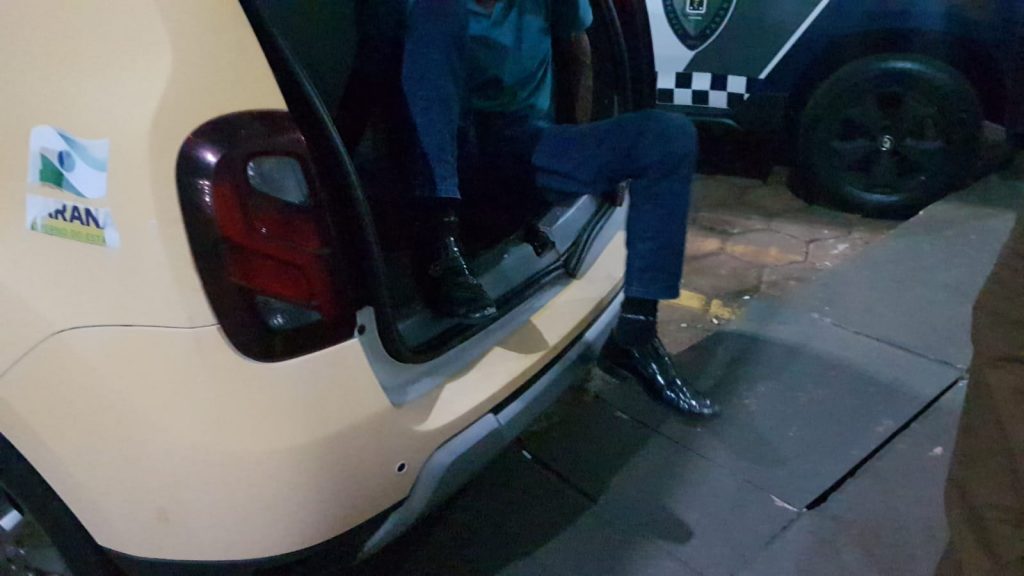 Homem descumpre medida protetiva, pula o muro da casa da ex-companheira e acaba detido