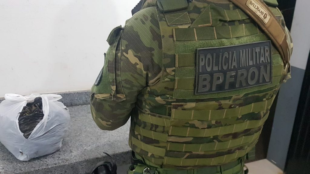 BPFron detém homem e apreende maconha adquirida por ele na rodoviária de Cascavel