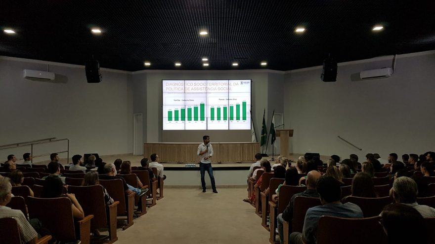 Prefeitura discute ações de assistência social para no Ano de 2023 na Escola de Governo